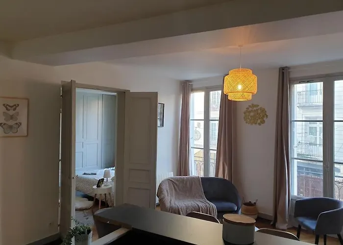 Elegant Au Coeur Du Vieux * トゥール